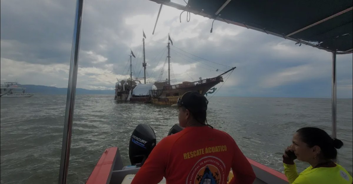 Puerto Vallarta's Iconic Marigalante Sinks Due to Technical Failure; No Casualties